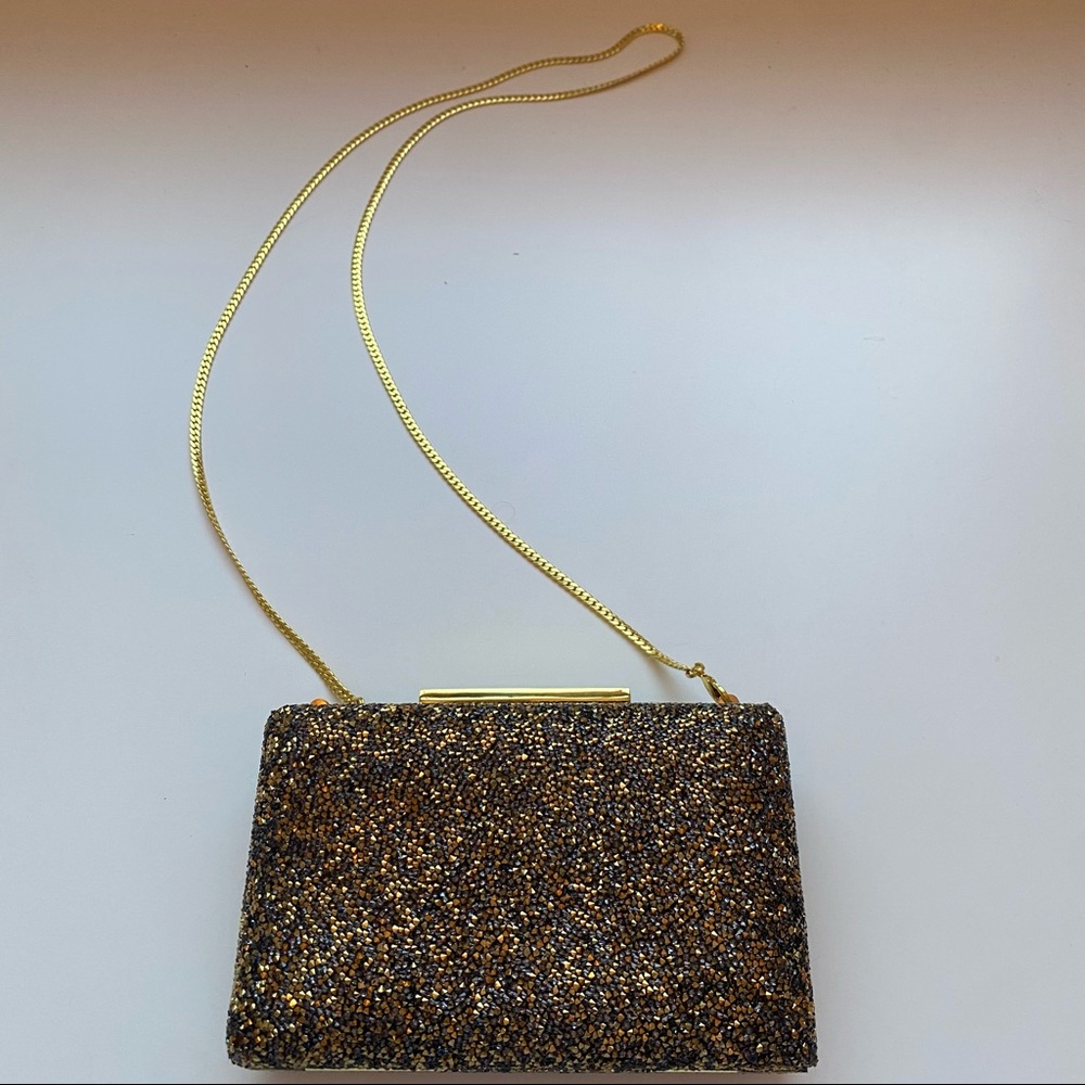 VINCE CAMUTO — clutch